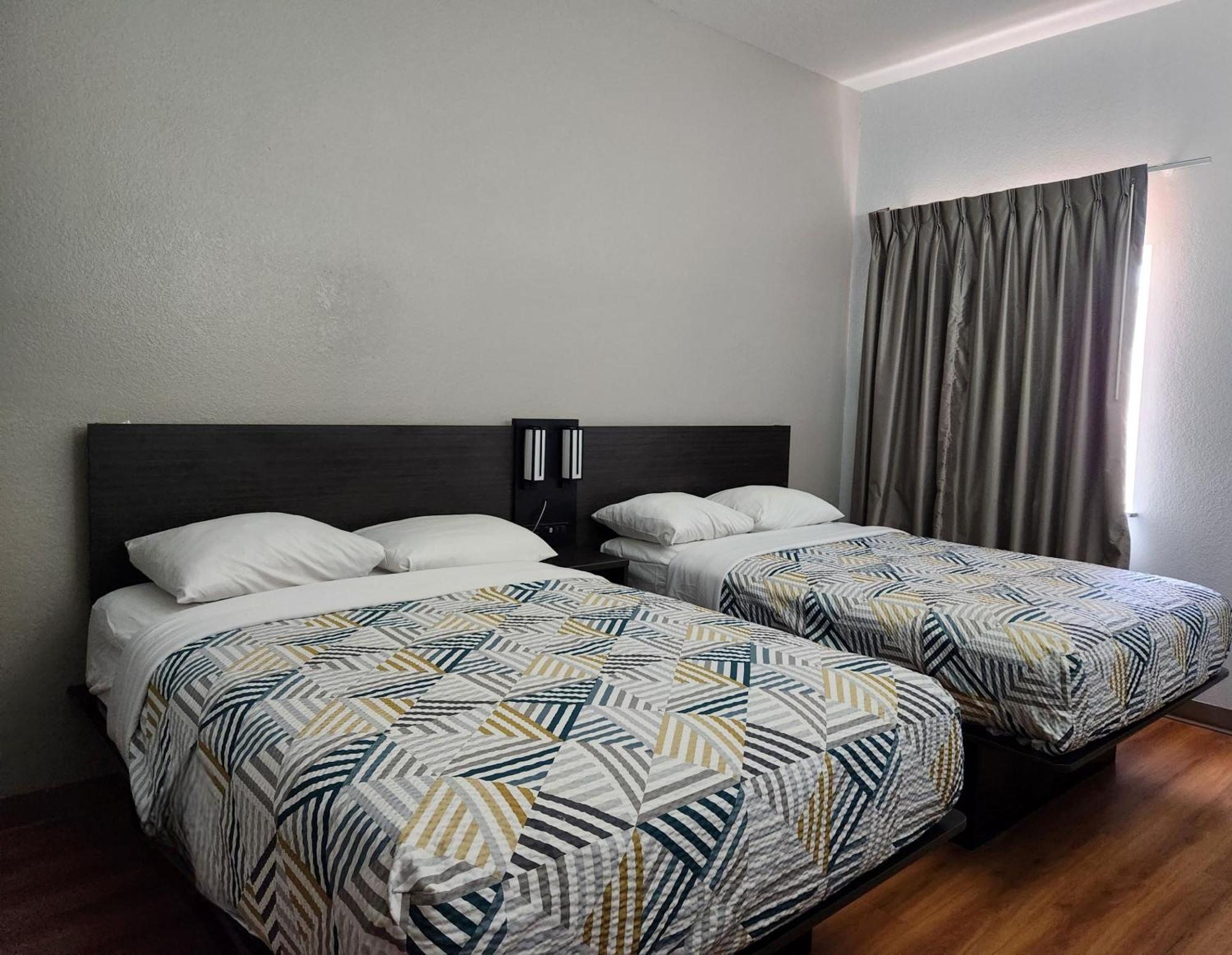Baymont By Wyndham San Antonio Airport Hotel Buitenkant foto