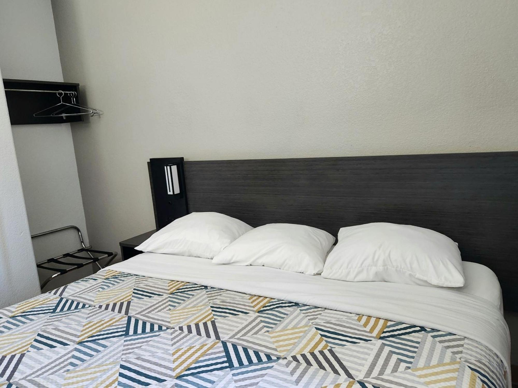 Baymont By Wyndham San Antonio Airport Hotel Buitenkant foto