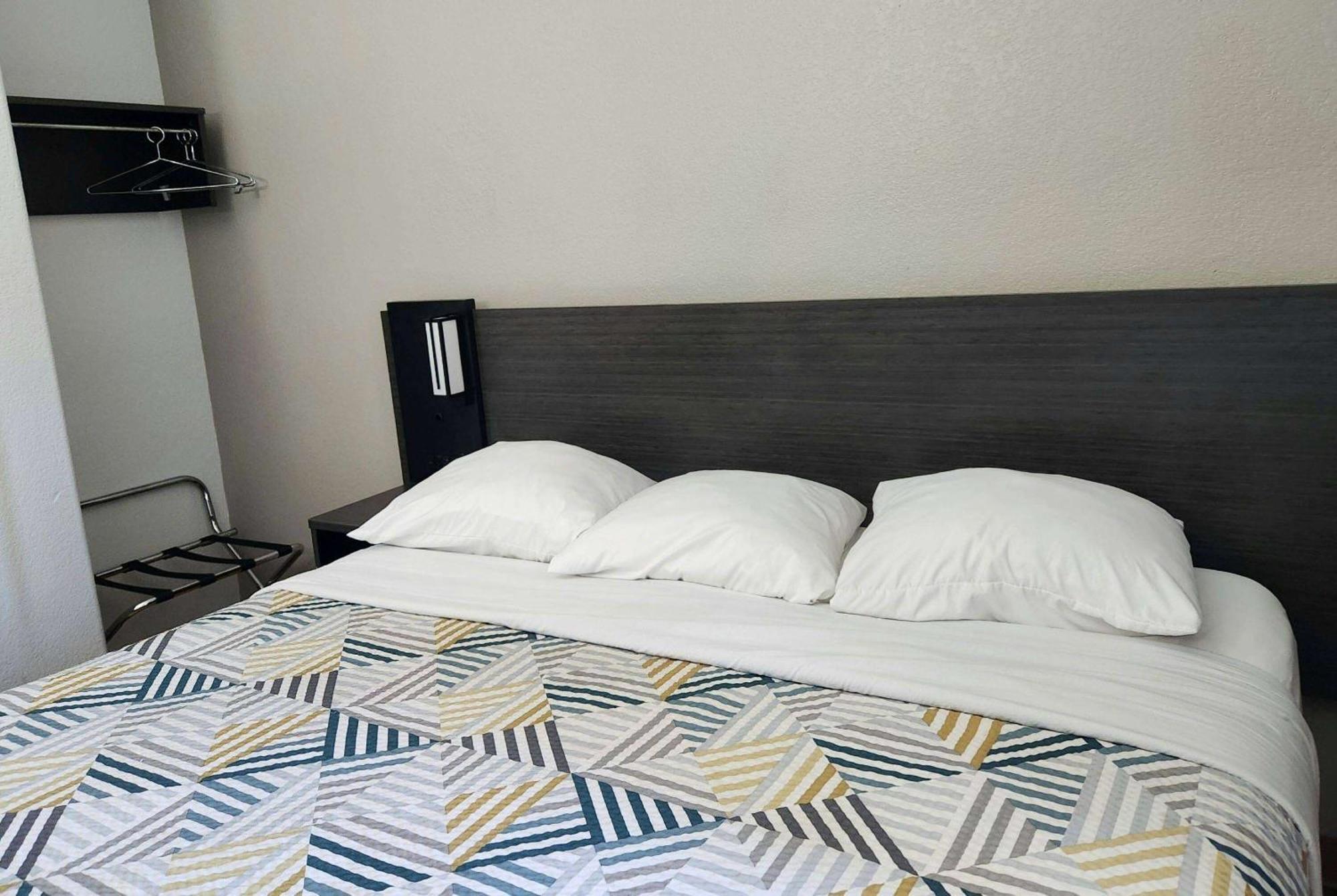 Baymont By Wyndham San Antonio Airport Hotel Buitenkant foto