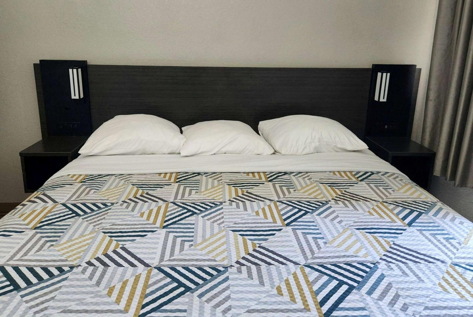 Baymont By Wyndham San Antonio Airport Hotel Buitenkant foto
