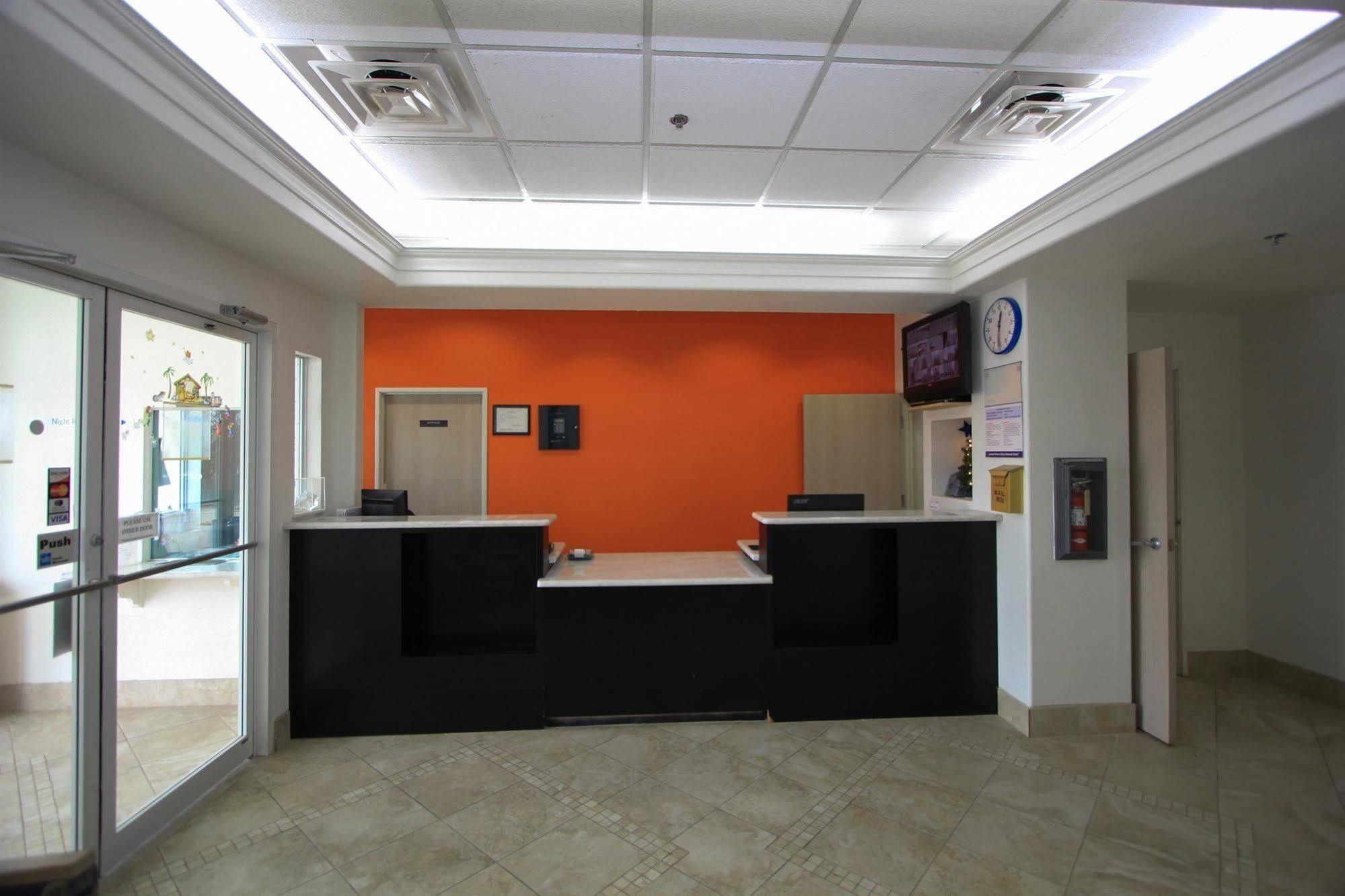 Baymont By Wyndham San Antonio Airport Hotel Buitenkant foto
