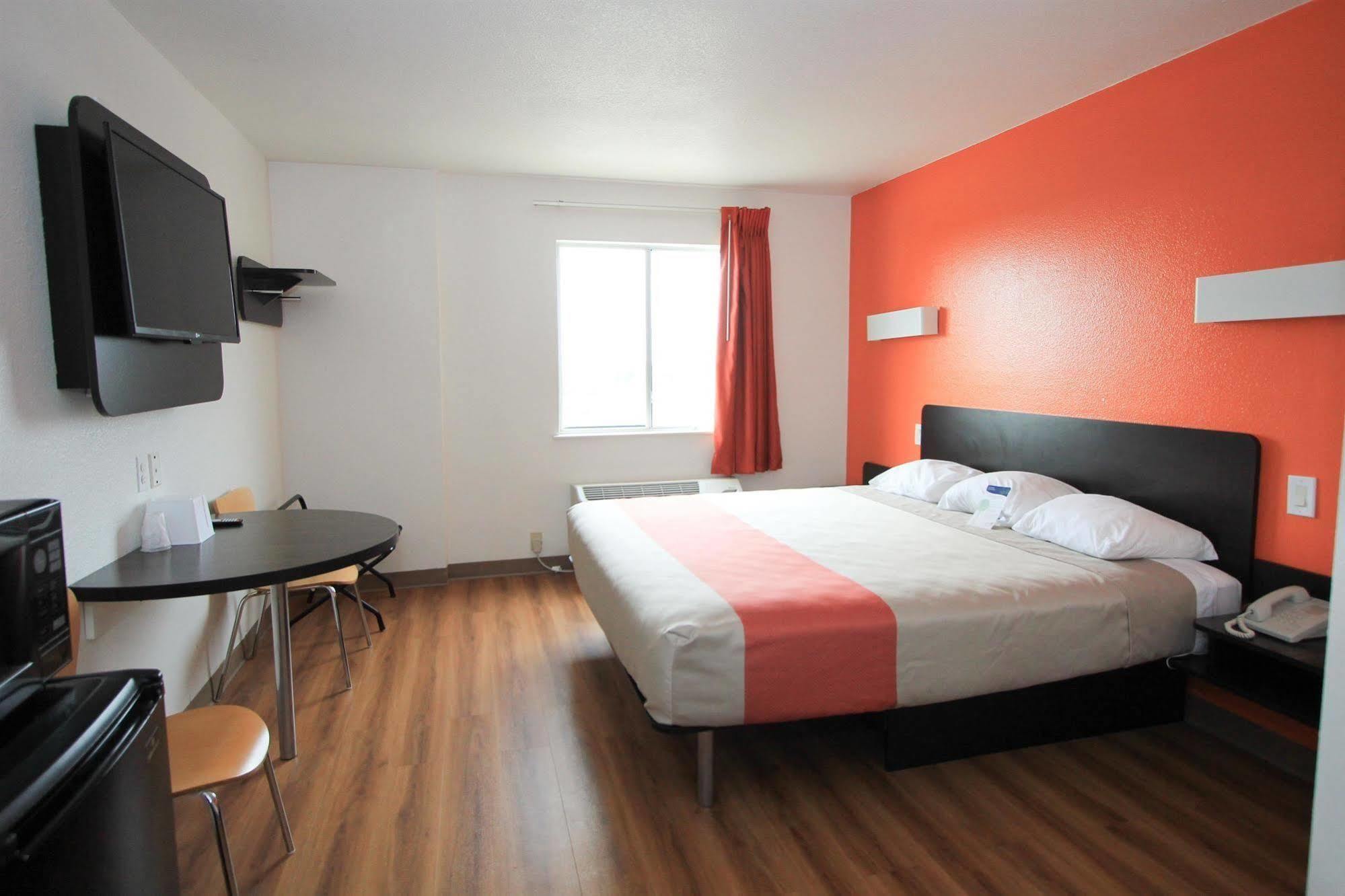 Baymont By Wyndham San Antonio Airport Hotel Buitenkant foto