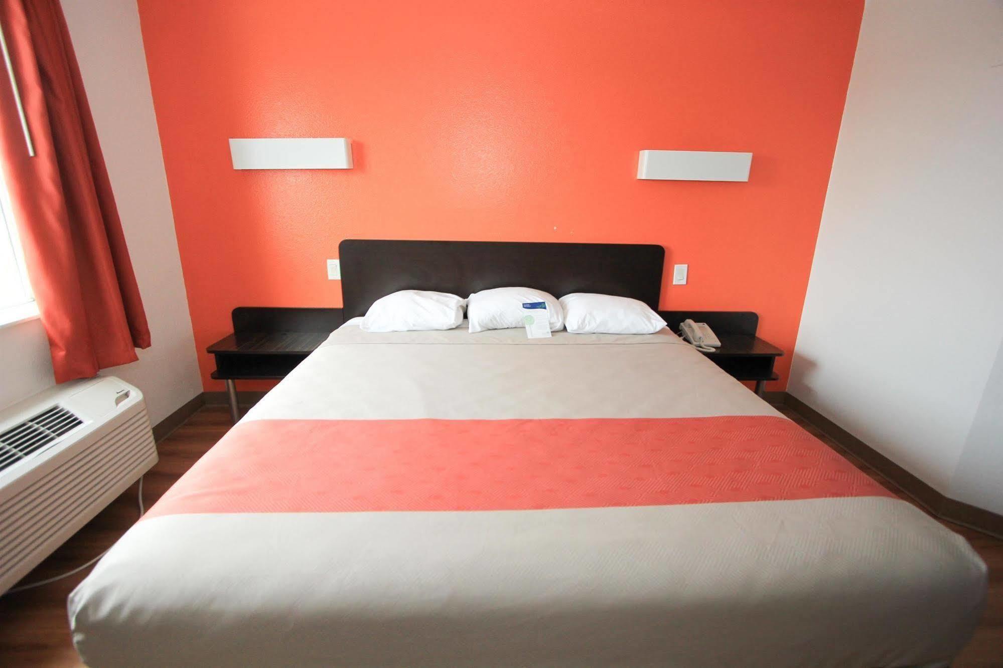 Baymont By Wyndham San Antonio Airport Hotel Buitenkant foto