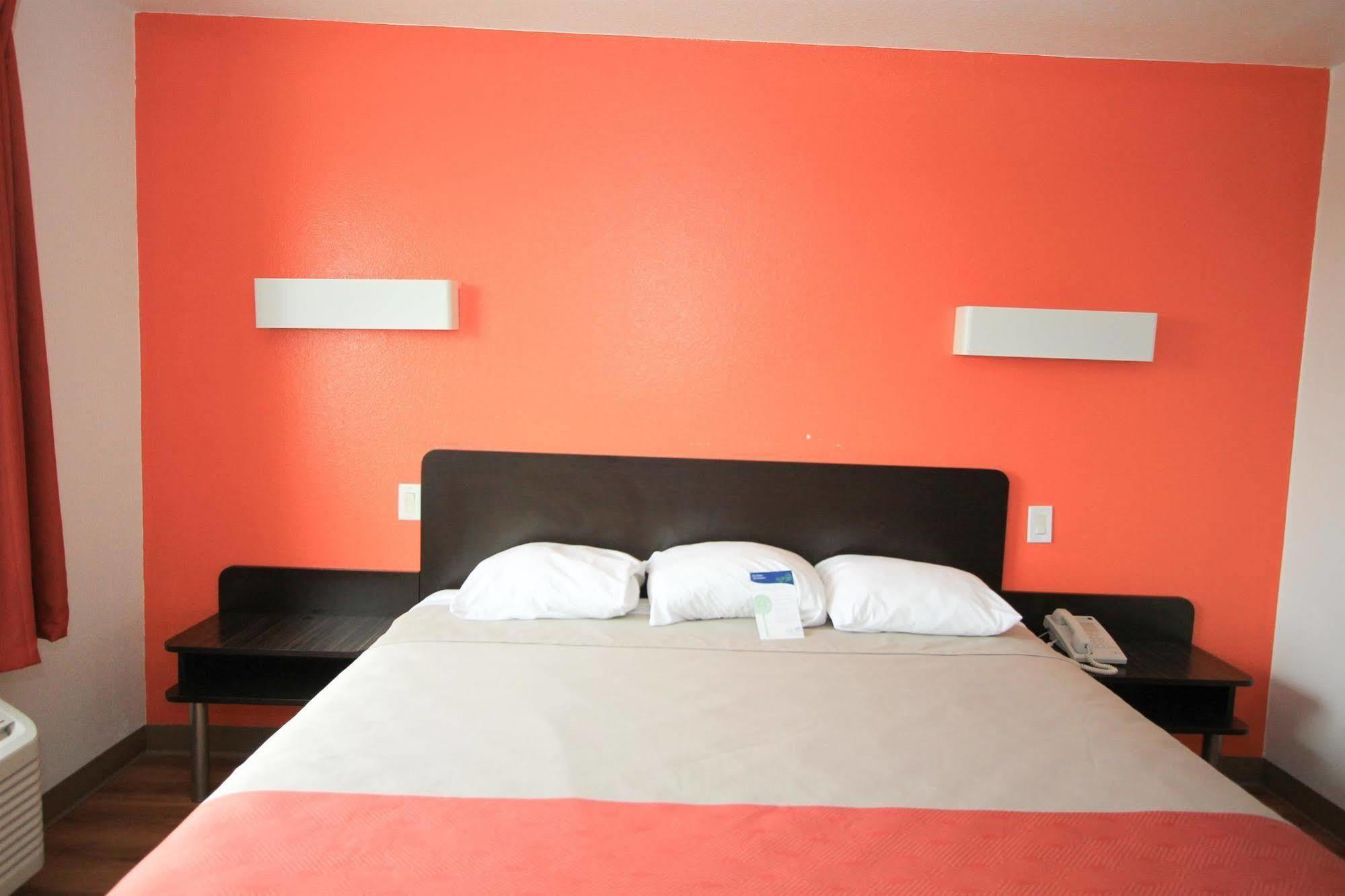 Baymont By Wyndham San Antonio Airport Hotel Buitenkant foto