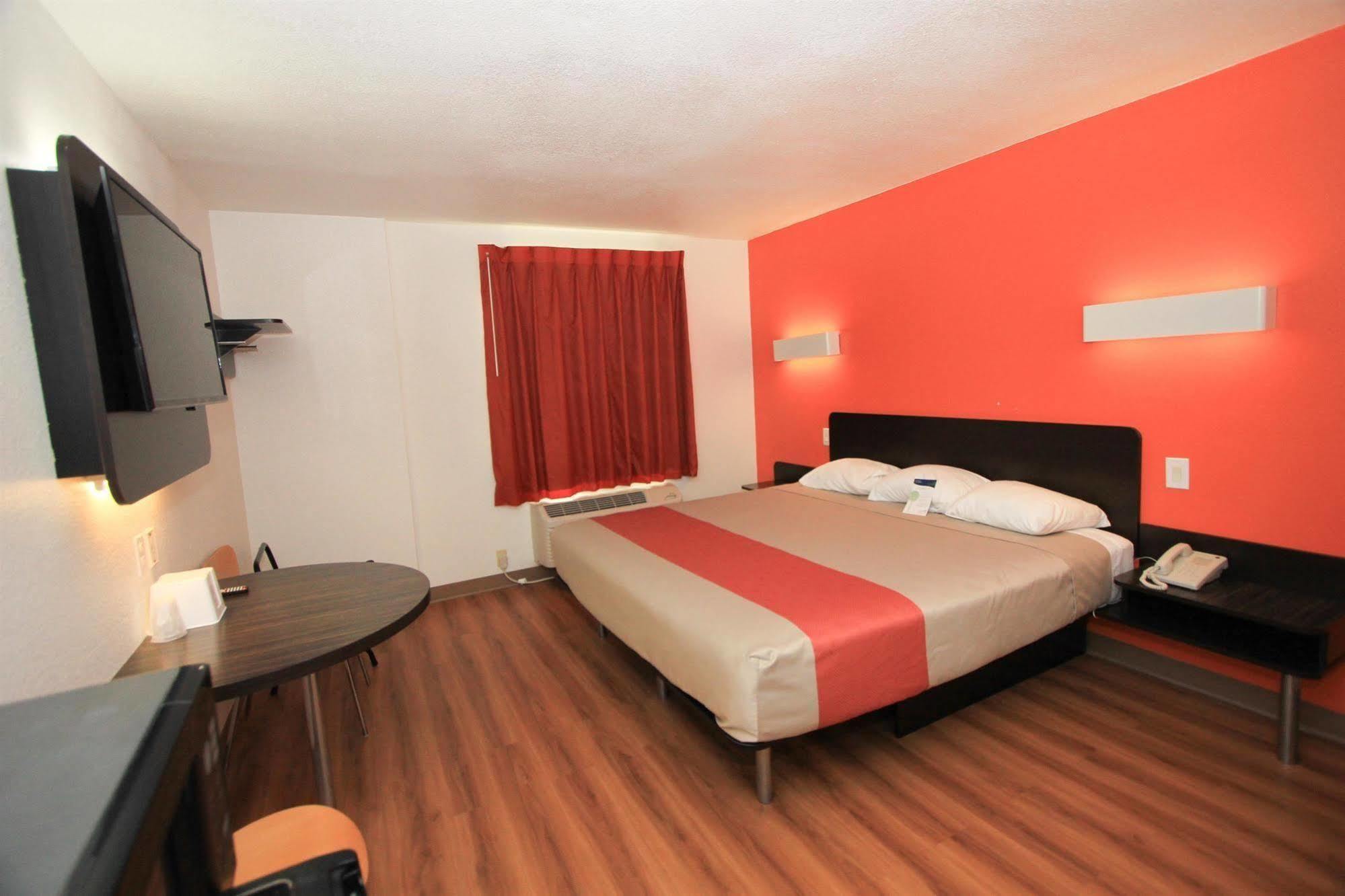 Baymont By Wyndham San Antonio Airport Hotel Buitenkant foto
